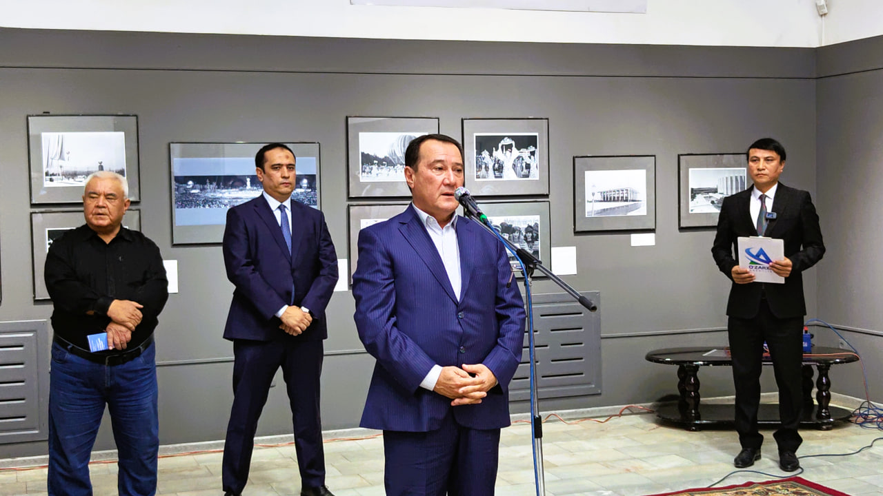 Toshkent fotosuratlar uyida “Bir boʻlsak – yagona xalqmiz, birlashsak – Vatanmiz!” shiori ostida “Mustaqil Vatan: shonli tarix-Yangi Oʻzbekiston” nomli fotokoʻrgazma ochildi.