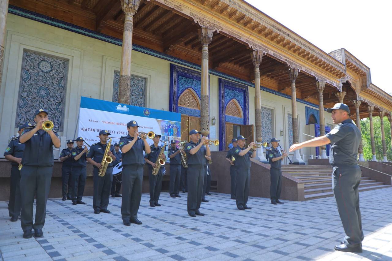 “Qatag’on tarixi yosh ijodkorlar nigohida” nomli yangi ko’rgazma ochildi