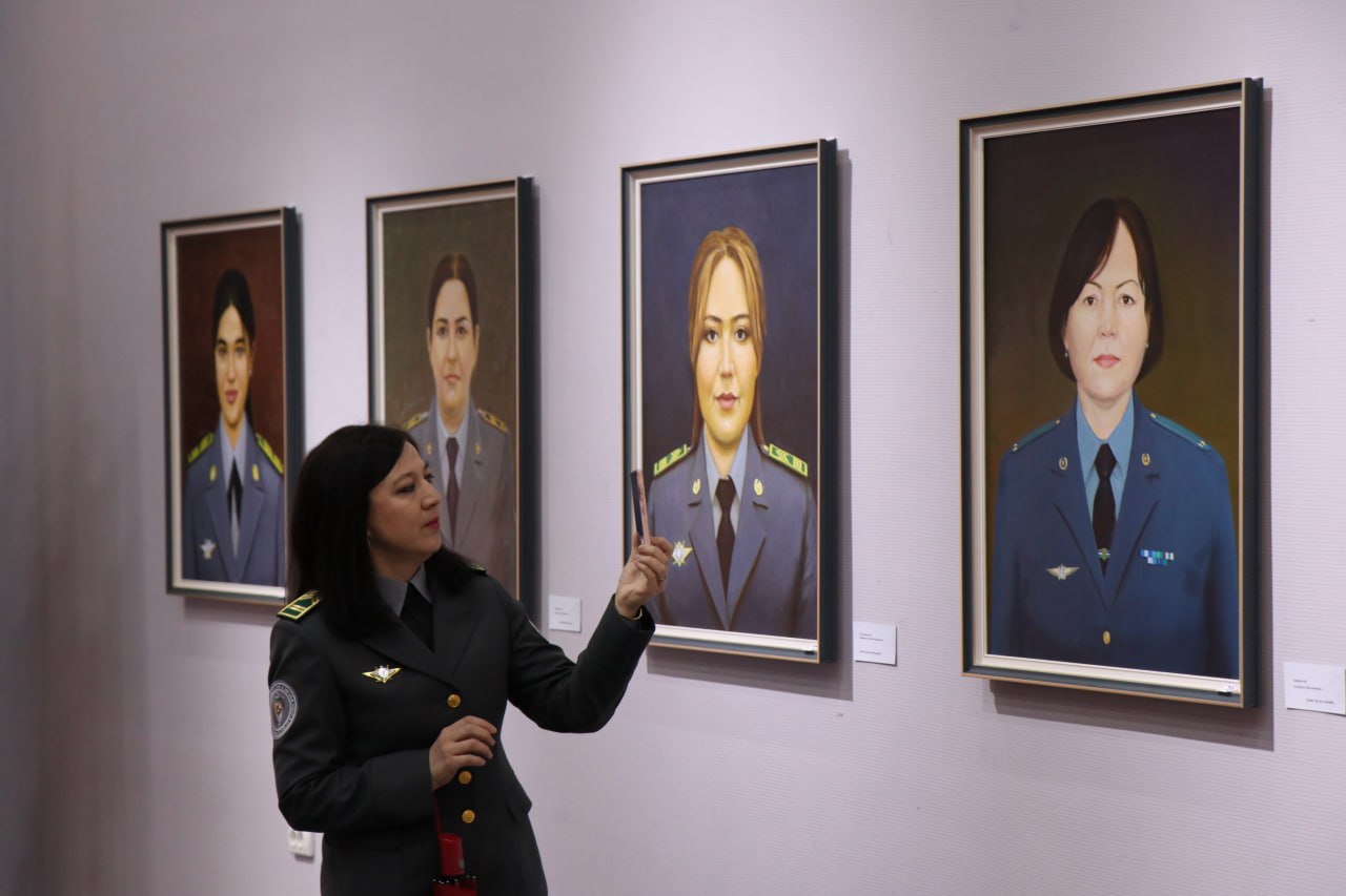 «Женщины — венец нашей жизни в творческом взгляде художников»