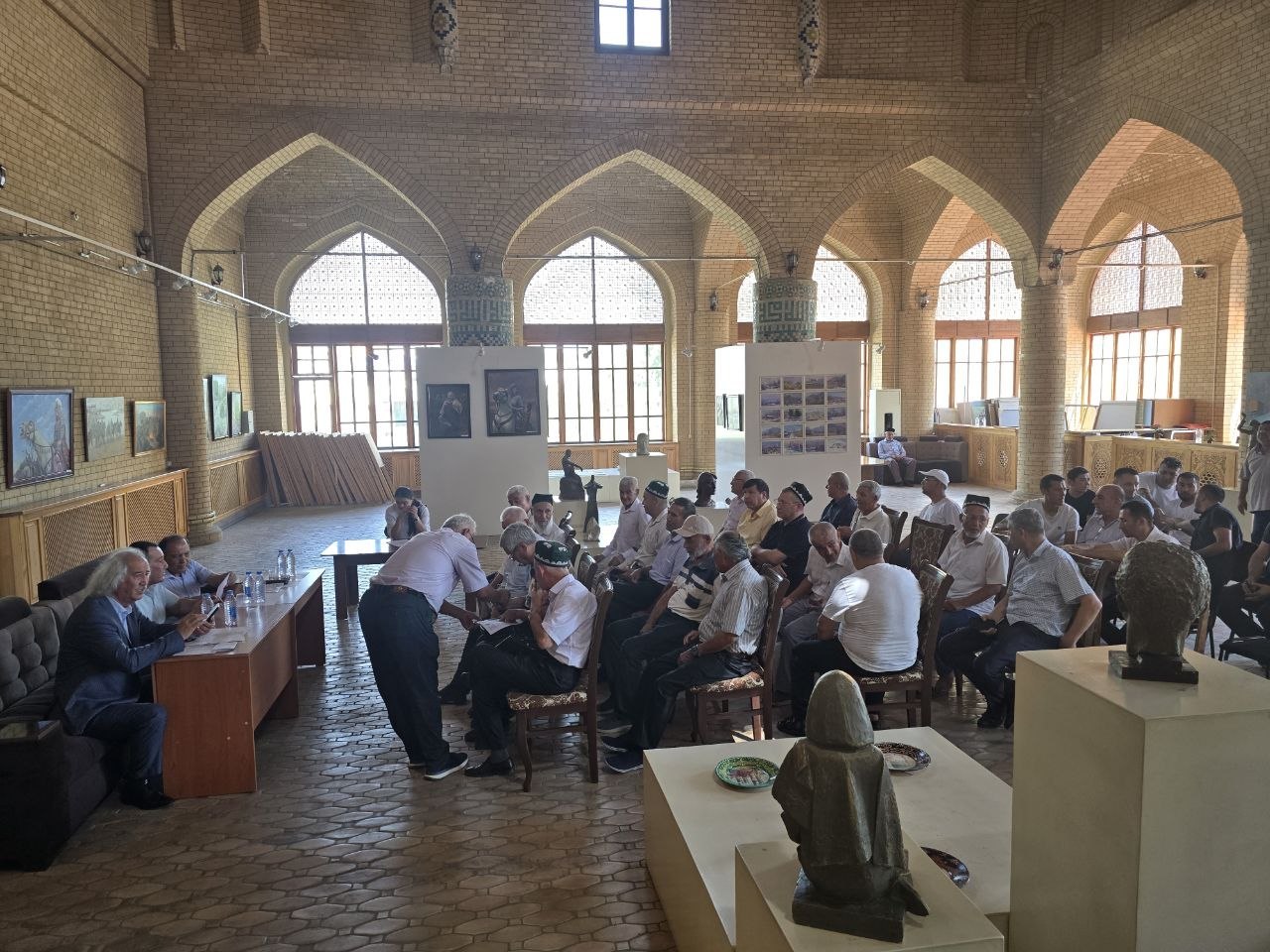 Namangan viloyati ijodkorlari bilan uchrashuv o‘tkazildi