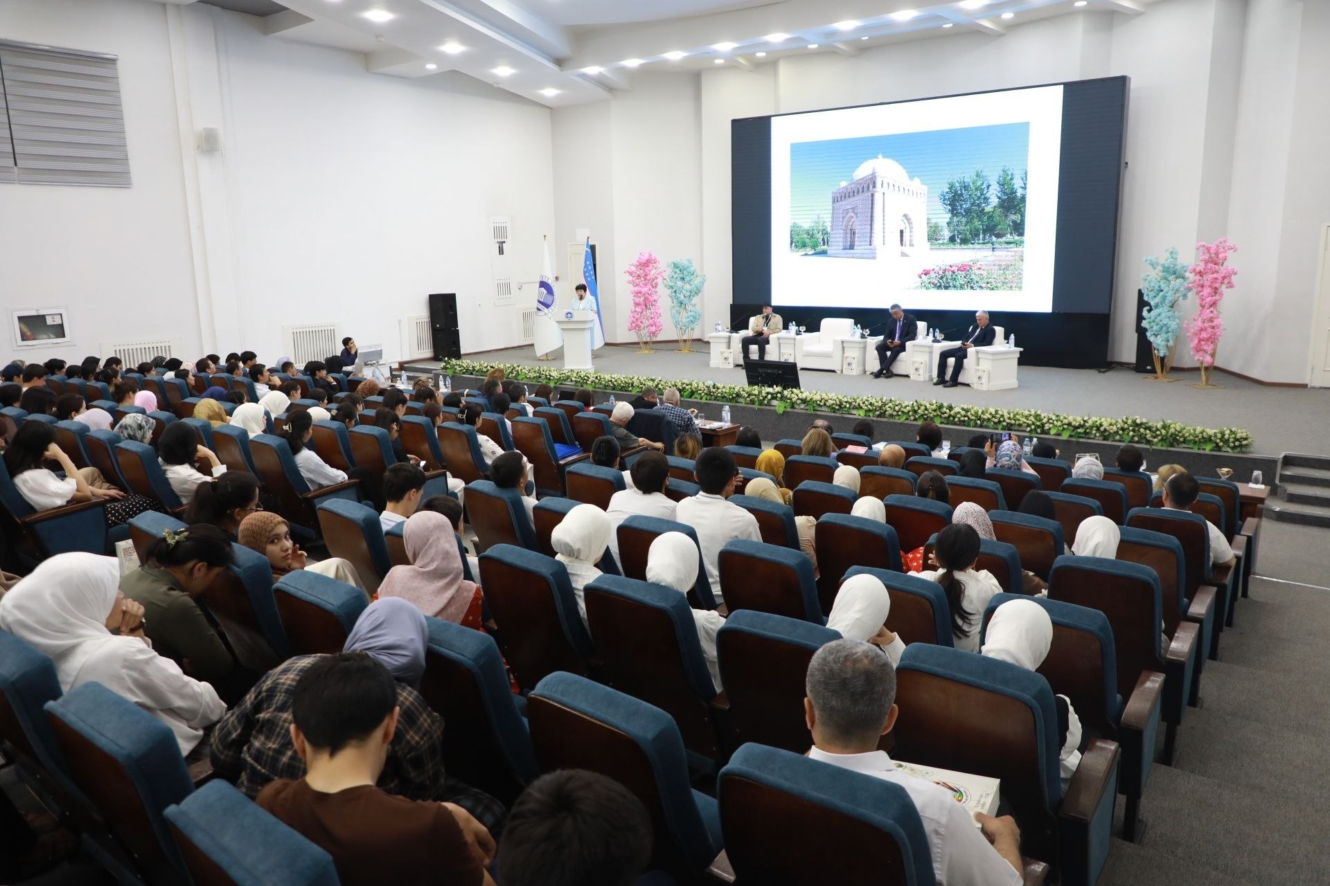 Turkiy dunyo sanʼati:  tarixiy-madaniy meros va zamonaviylik"mavzusidagi xalqaro ilmiy-nazariy konferensiyasi