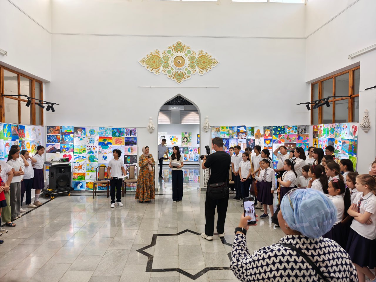“Bri tomchodan nur to’plab” nomli bolalar rasmlari ko‘rgazmasi ochildi