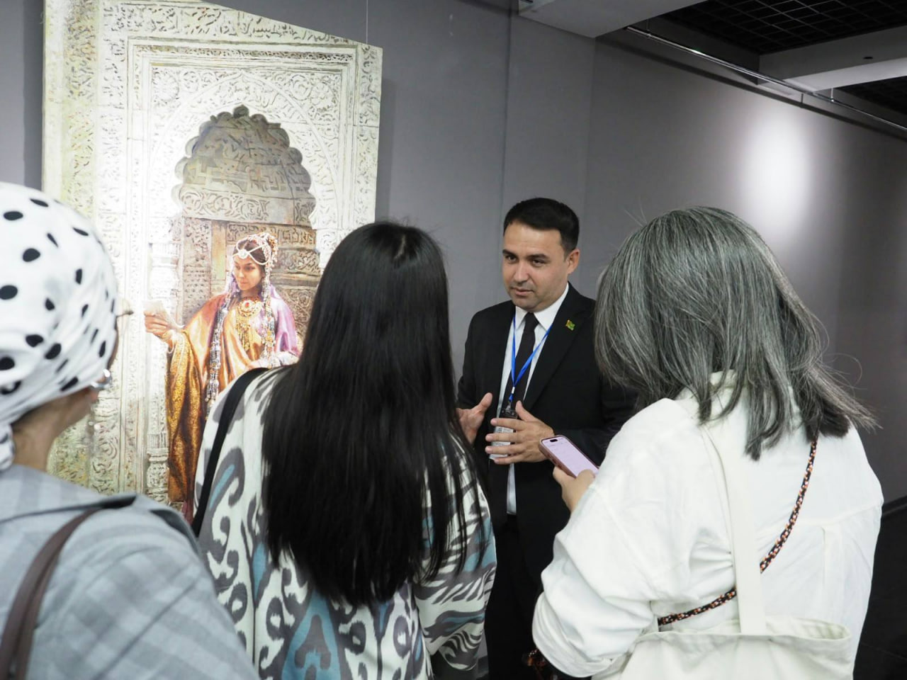 Turkmaniston rassomlari asarlari XI Toshkent xalqaro zamonaviy san’at biennalesi doirasida namoyish etilmoqda