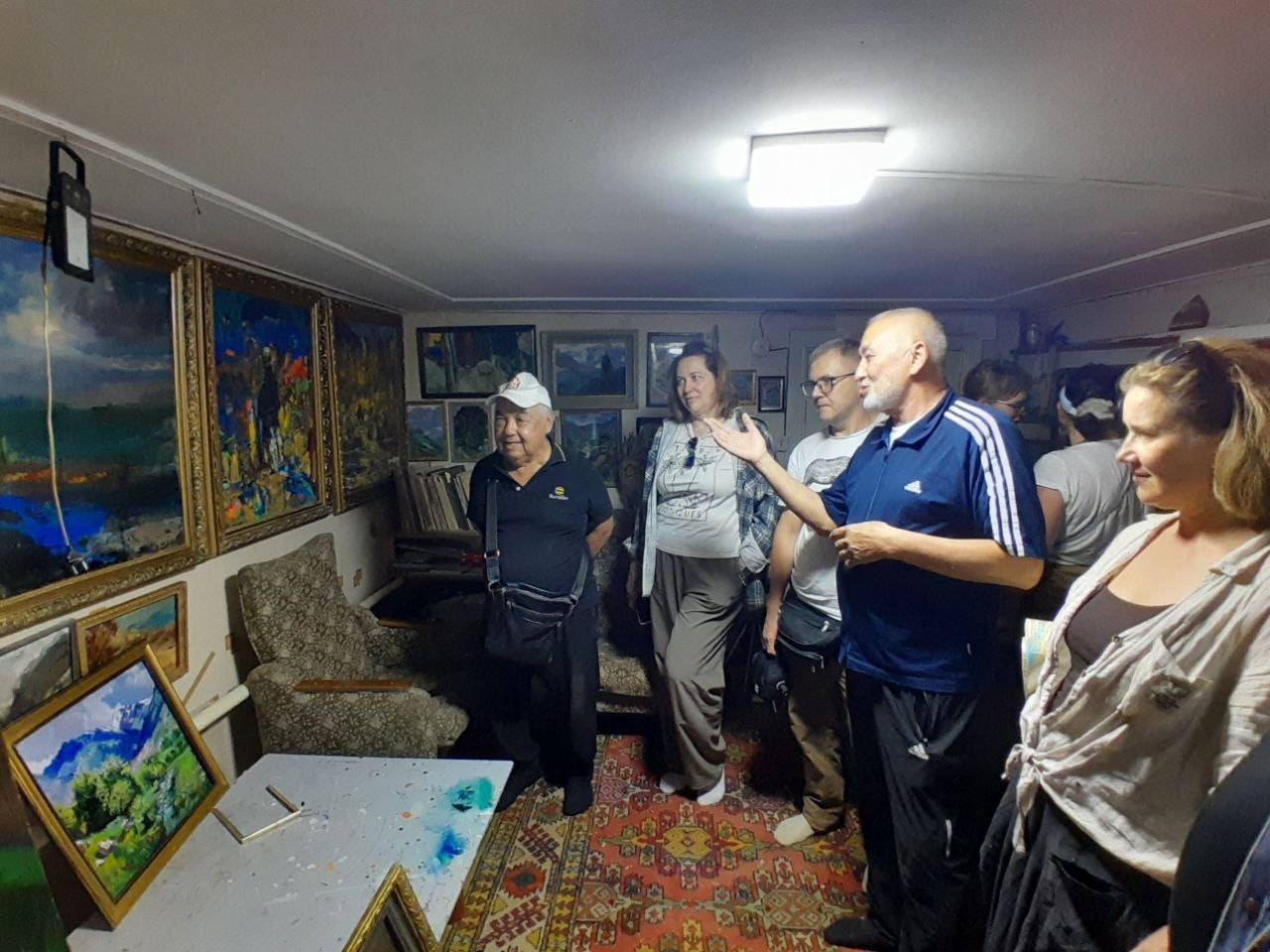 Badiiy ijodkorlar uyushmasi Toshkent viloyati bo‘limi hamda “Art-Karvon” rassomlar guruhi hamkorligida bahorgi plener tashkil etildi.