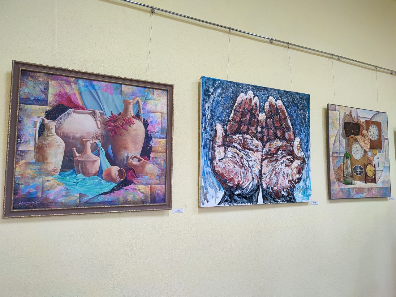 “Nuqtalar tutashganda” ko‘rgazmasi: Jizzax zamonaviy rassomlarining ijodiy muloqoti