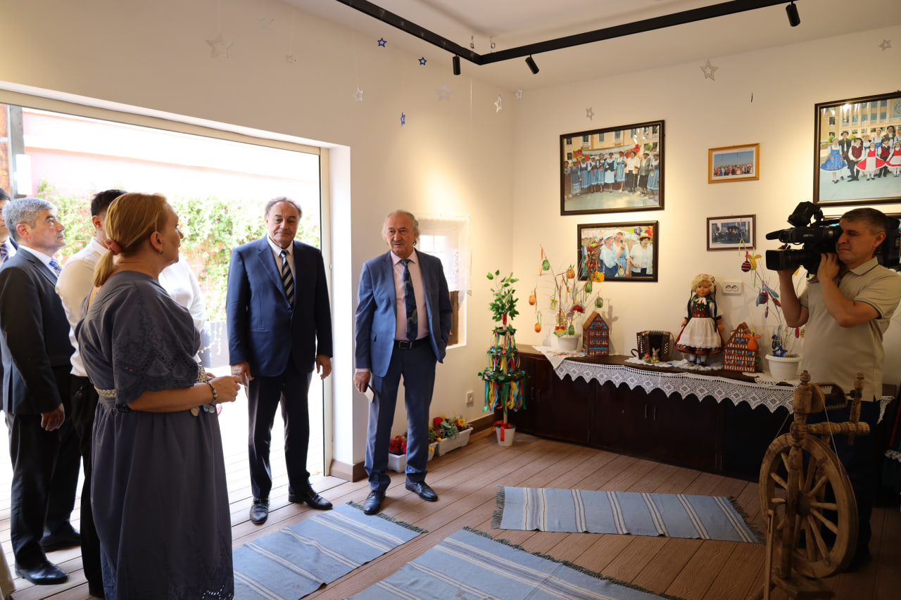 “Shaharlar tarixi va badiiy meros” mavzusida davra suhbati bo‘lib o‘tdi