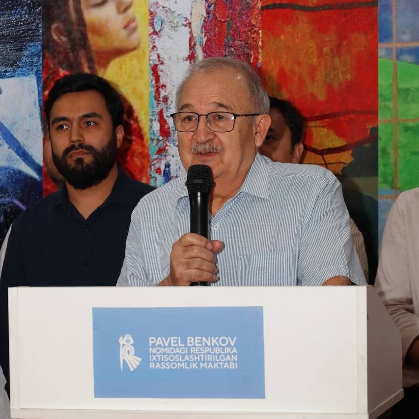 Ustoz-shogird anʼanasi asosida 16 nafar rassom ishtirokida "Moviyga parvoz" nomli ko‘rgazma ish boshladi.