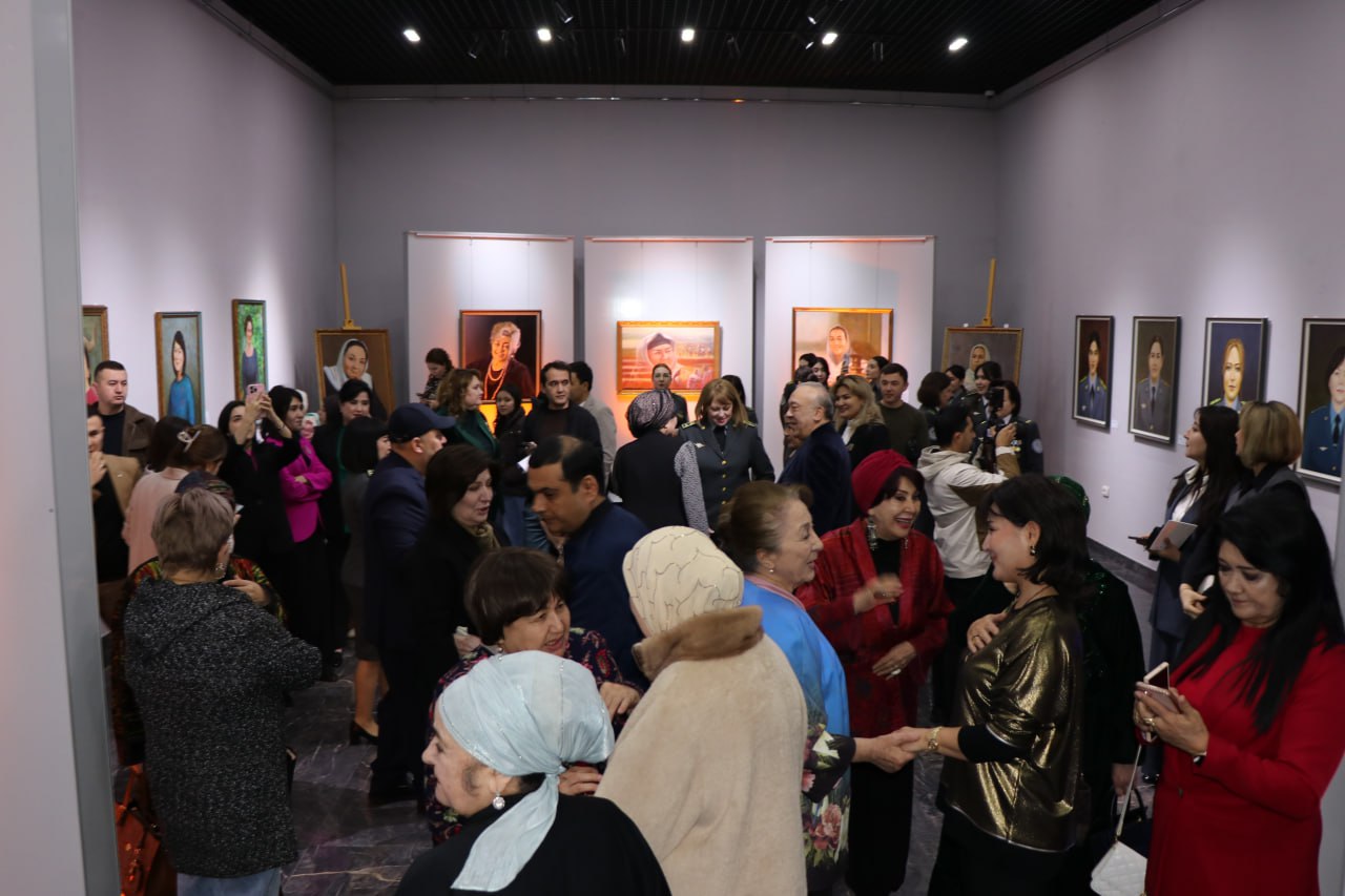 «Женщины — венец нашей жизни в творческом взгляде художников»