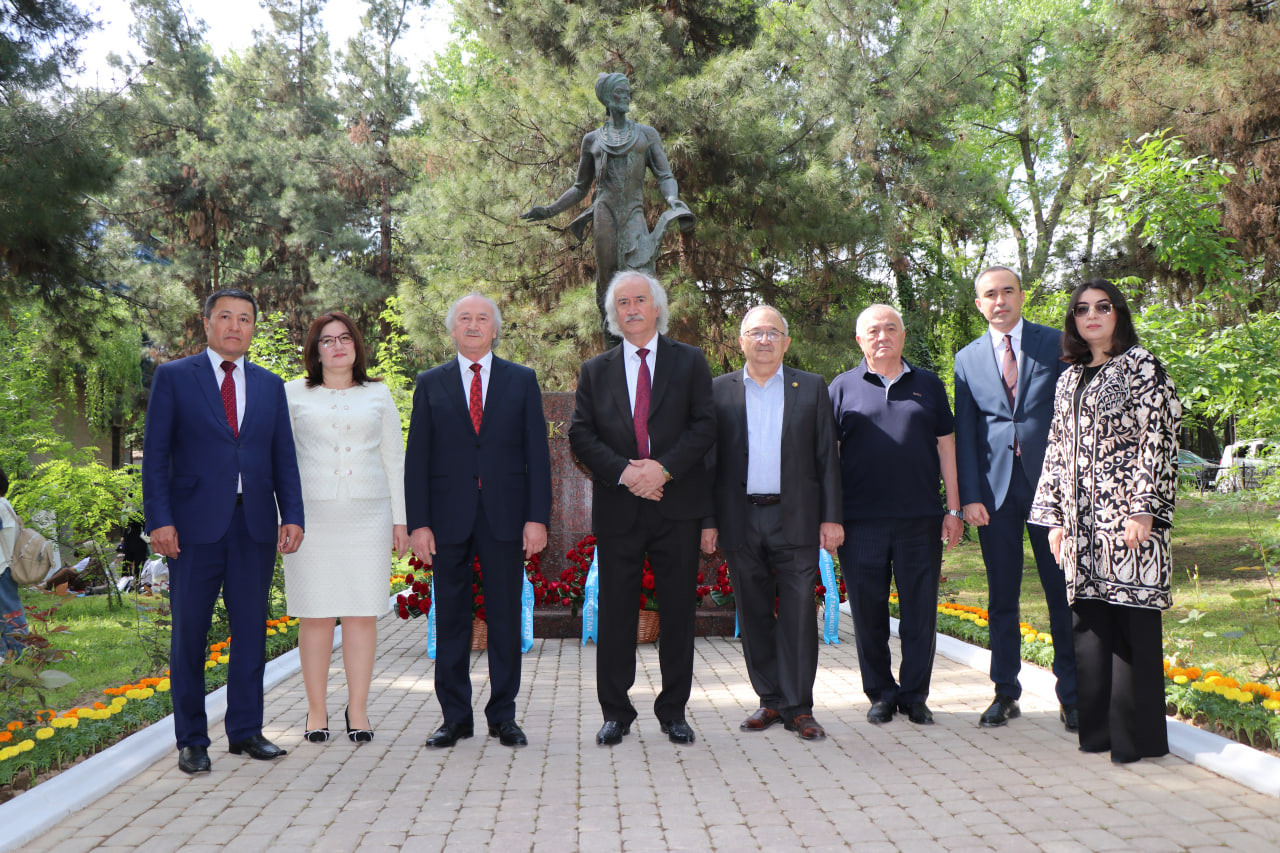 Bugun Respublikamizda tasviriy sanʼat bayrami boshlandi.