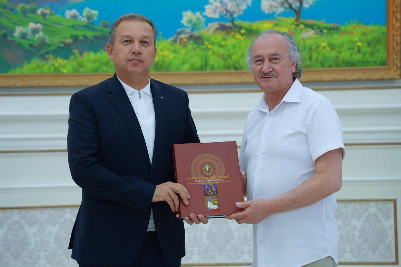 O‘zbekiston Badiiy akademiyasi raisi Akmal Nur Navoiy viloyatida xizmat safarida