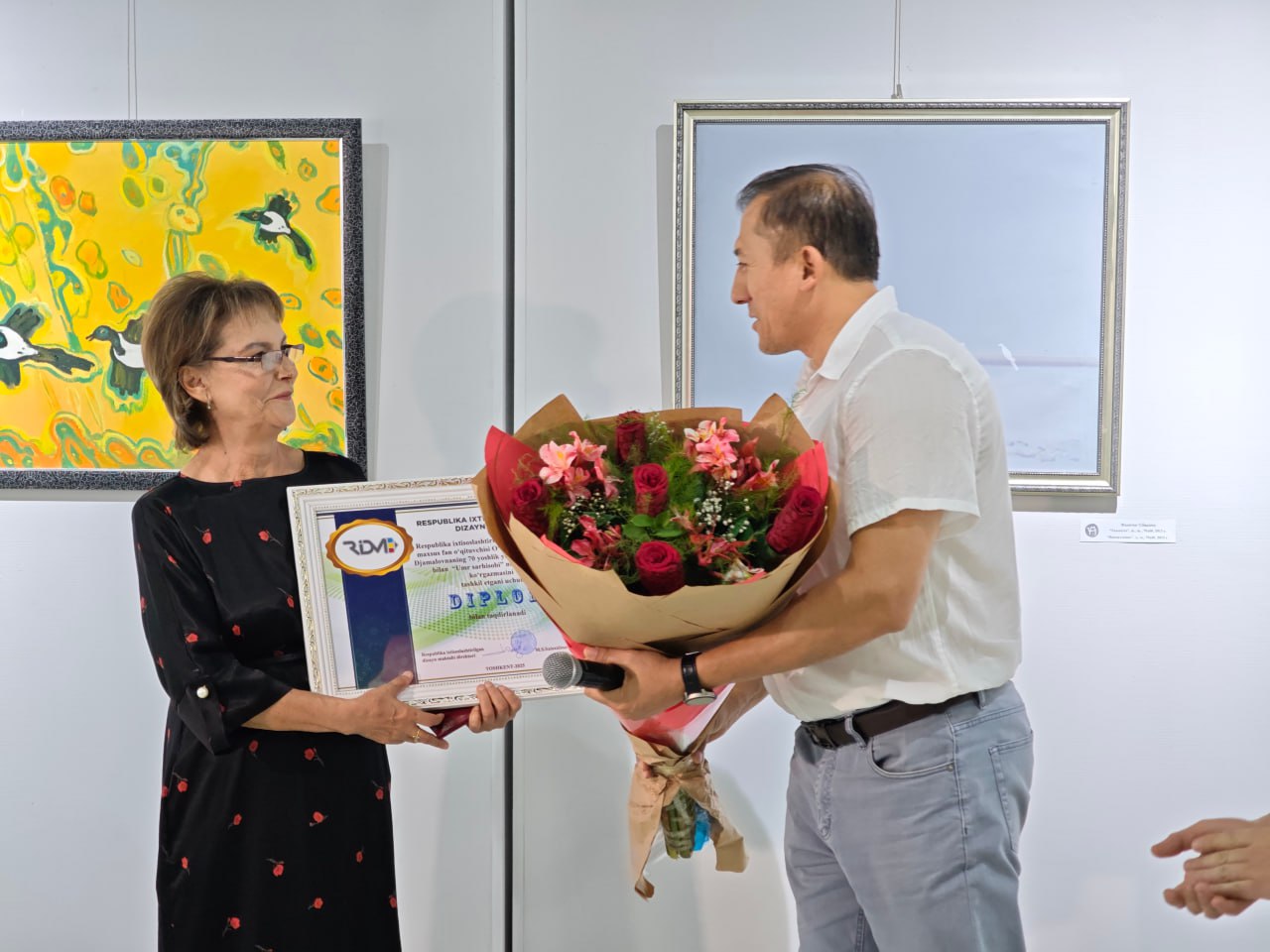 Musavvar Ulmasovaning 70 yoshlik yubileyiga bag`ishlangan “Umr sarhisobi” nomli shaxsiy ko`rgazmasi ochildi