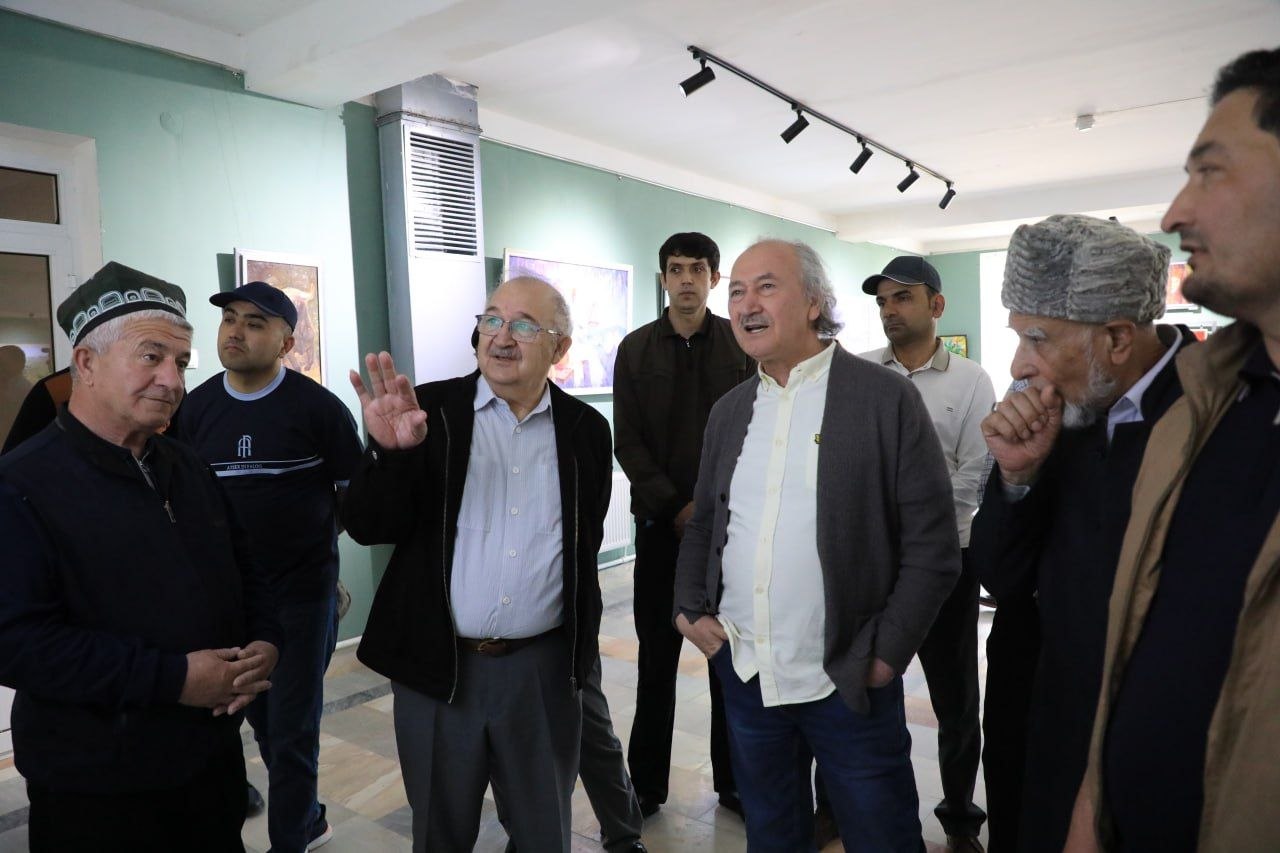 Akmal Nur Navoiy viloyatiga xizmat safari Navoiy ixtisoslashtirilgan sanʼat maktab-internatiga tashrif buyurdi.