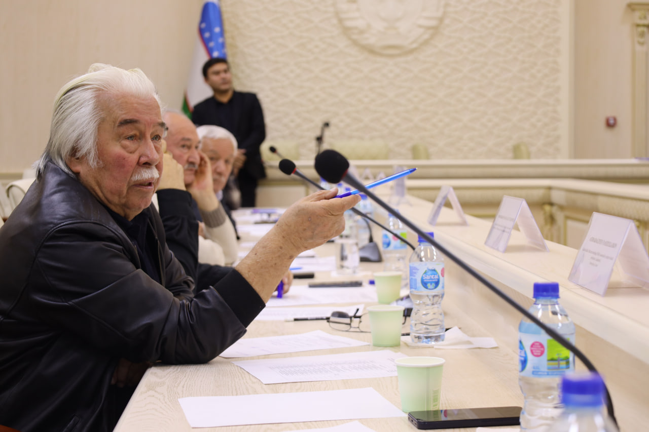 Rassomlik mahorat ustaxonasida stajyor-tadqiqotchilikda o‘qishga talabgorlar suhbatdan o‘tkazildi.