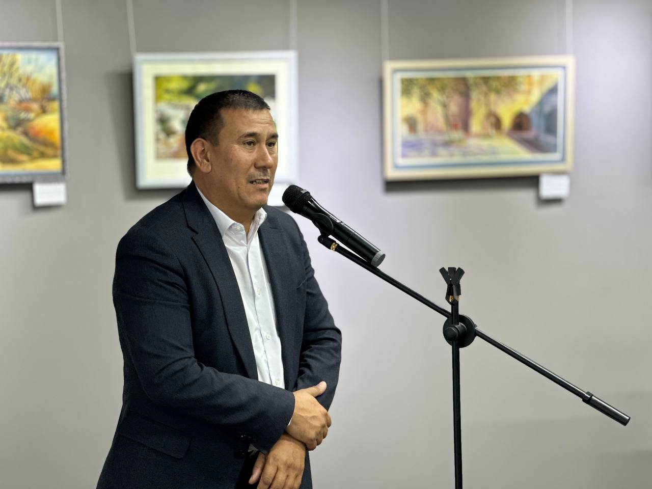 Pavel Benkov nomidagi Respublika ixtisoslashtirilgan rassomlik maktabida yangi o‘quv yilining ilk ko‘rgazmasi ochildi.
