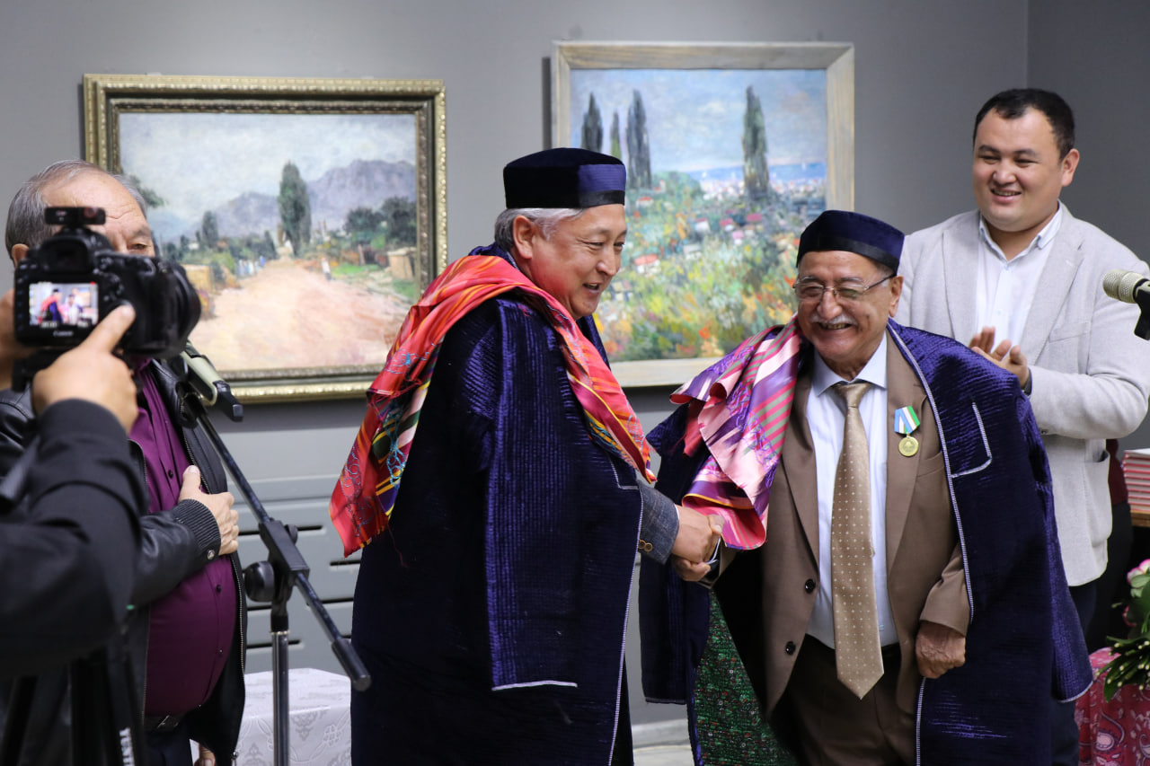Toshkentda taniqli qirg‘iz rassomi Talgat Mirrahimovning keng ko‘lamli retrospektiv ko‘rgazmasi ochildi