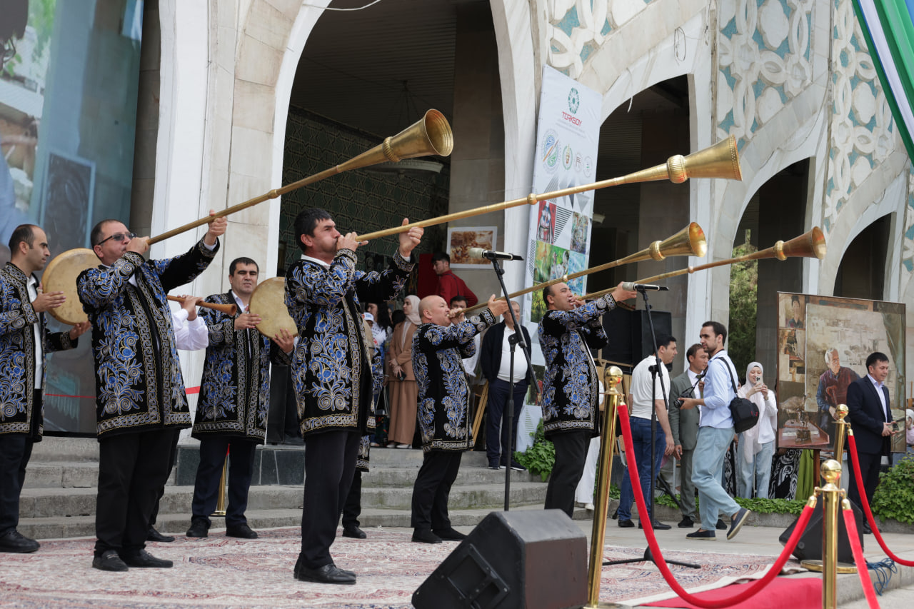 Xalqaro anʼanaviy tasviriy va amaliy sanʼat festivalining ochilish marosimi bo'lib o'tdi