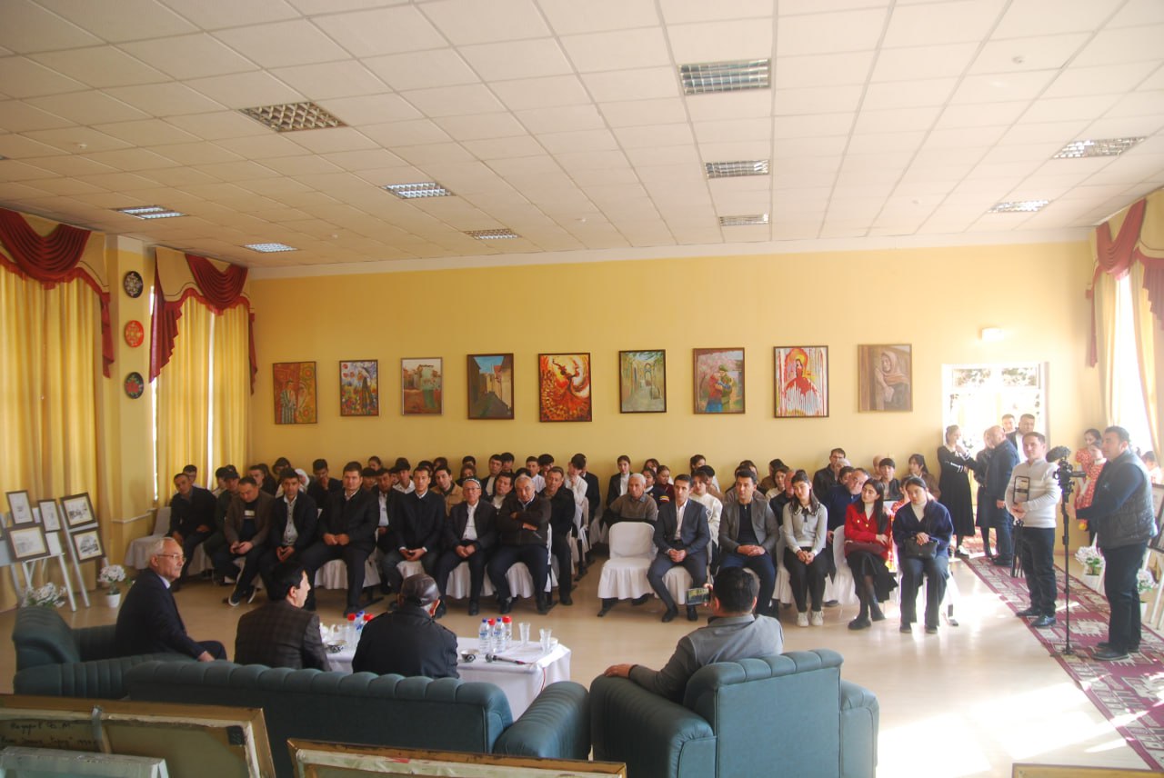 Baxtiyor Nazarovning "Kino olamidagi izlanishlar" mavzusida shaxsiy ko‘rgazmasi ochildi.