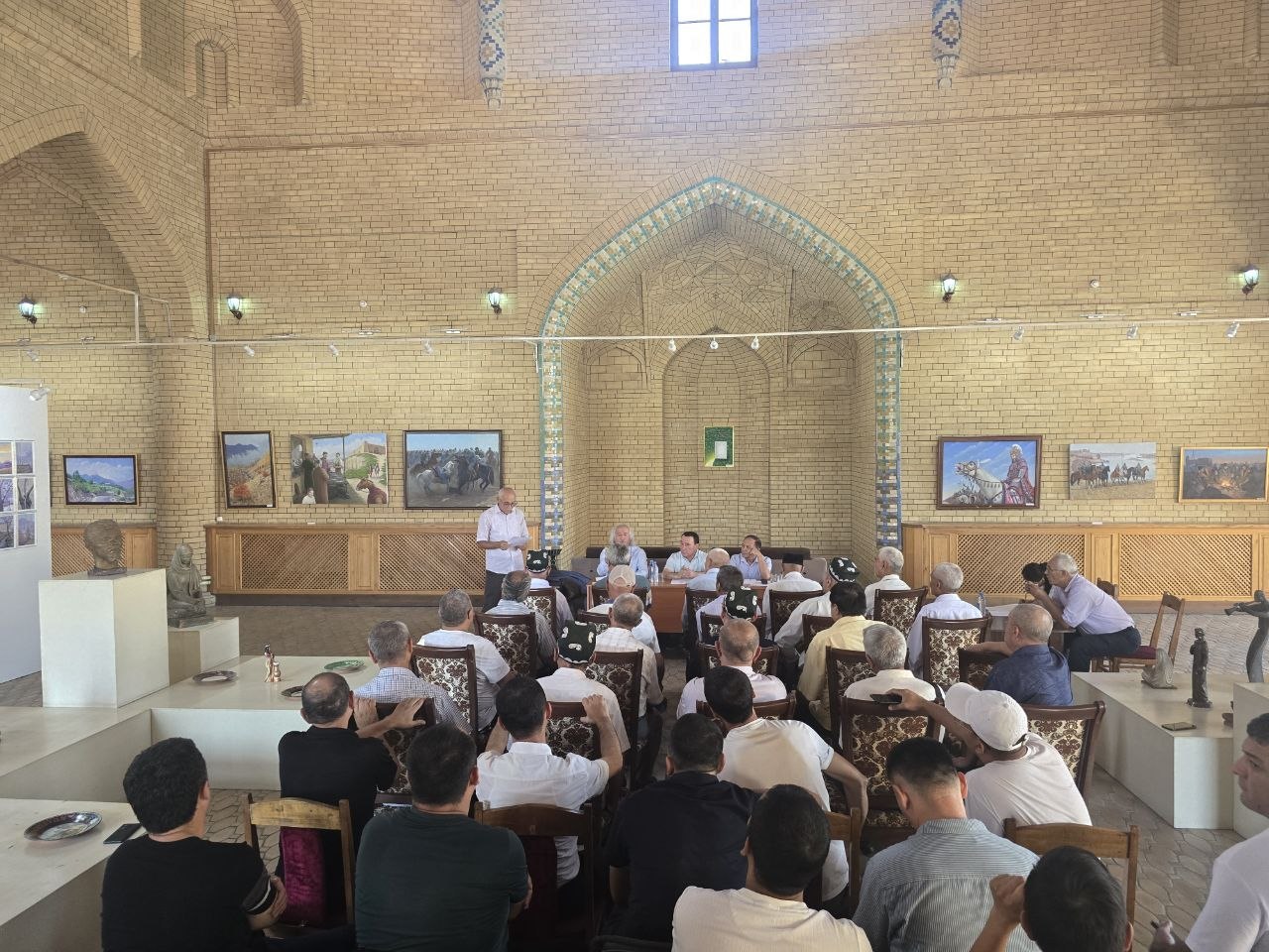 Namangan viloyati ijodkorlari bilan uchrashuv o‘tkazildi