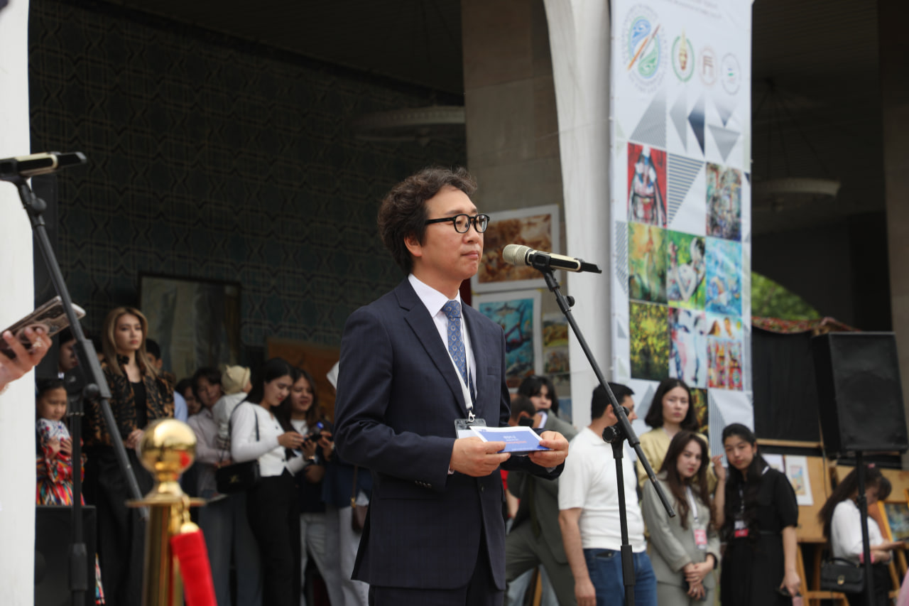 Xalqaro anʼanaviy tasviriy va amaliy sanʼat festivalining ochilish marosimi bo'lib o'tdi