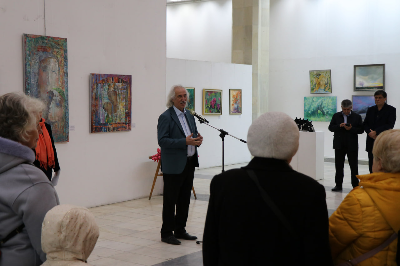 В Центральном выставочном зале открылась Республиканская художественная выставка «Весенний вернисаж»