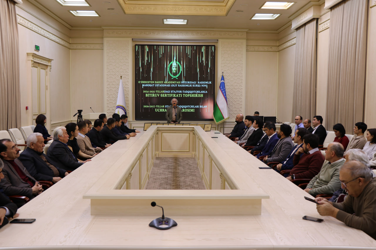 Oliy rassomlik kursi bitiruvchilariga sertifikatlar topshirildi, yangi izlanuvchilar ijodiy faoliyatni boshladi