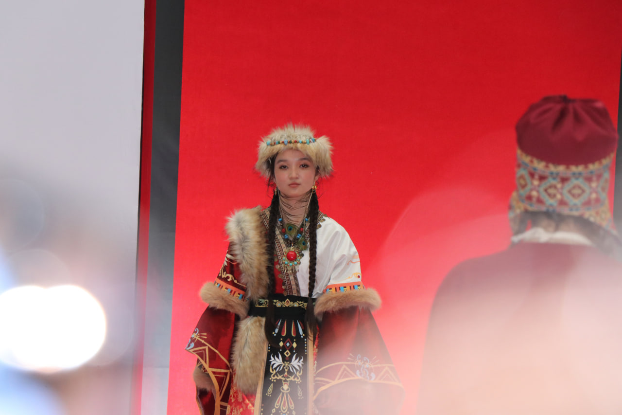 Respublika ixtisoslashtirilgan dizayn maktabi o‘quvchilarining zamonaviy va an’anaviy liboslar namoyishi bo‘lib o‘tdi.