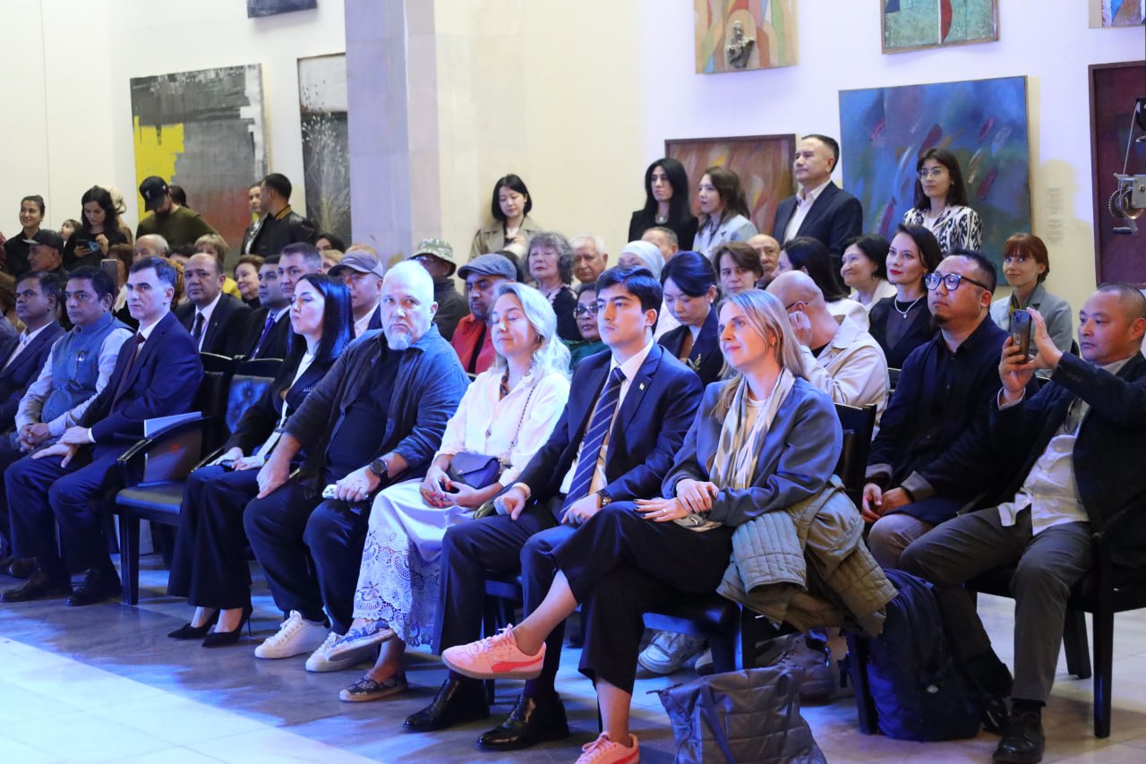 Toshkentda XI xalqaro zamonaviy san’at biennalesi ochildi