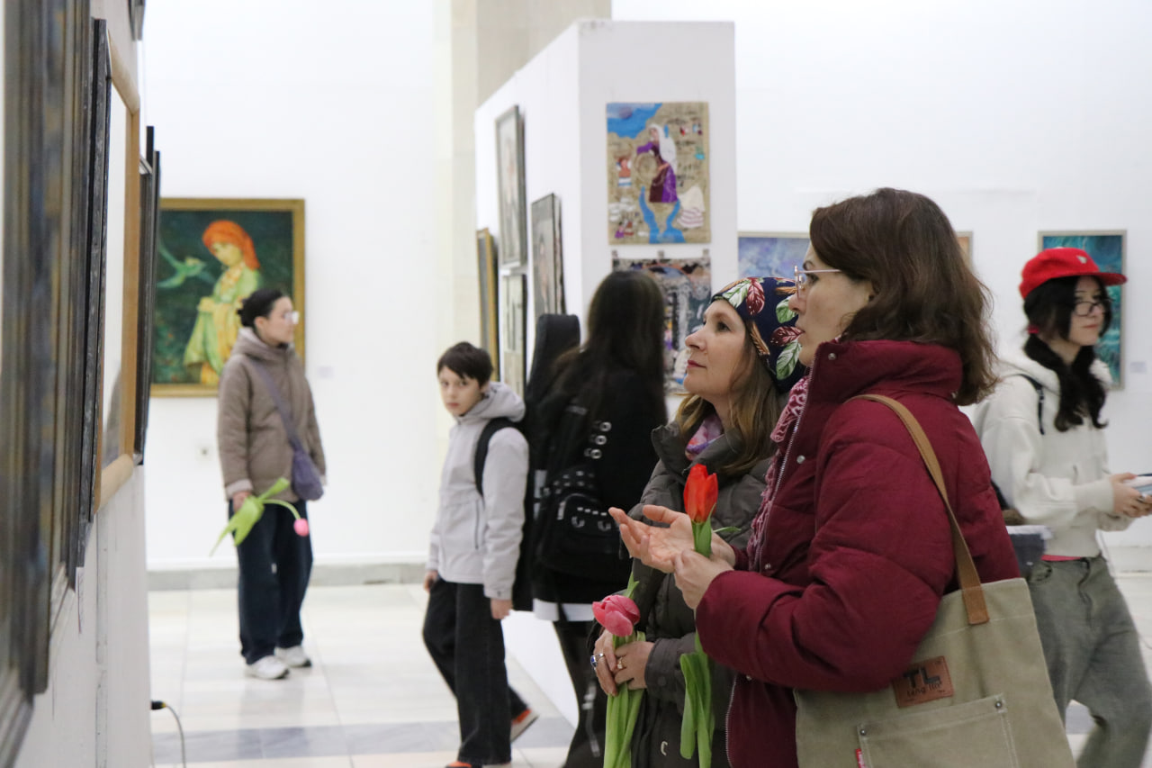 В Центральном выставочном зале открылась Республиканская художественная выставка «Весенний вернисаж»