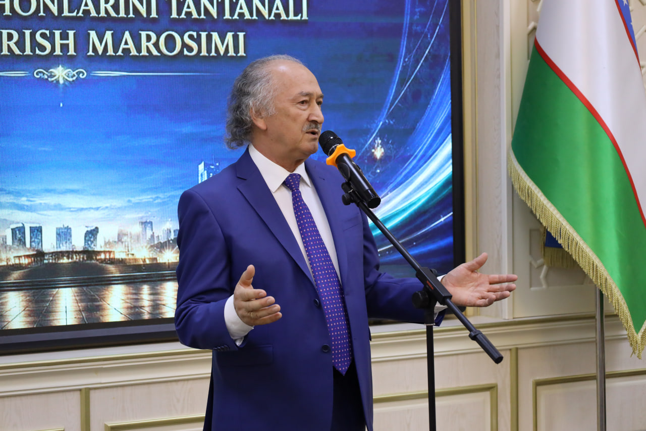 Badiiy akademiya ijodkorlari va xodimlari Mustaqillikning 35 yilligi esdalik nishonlari bilan taqdirlandi