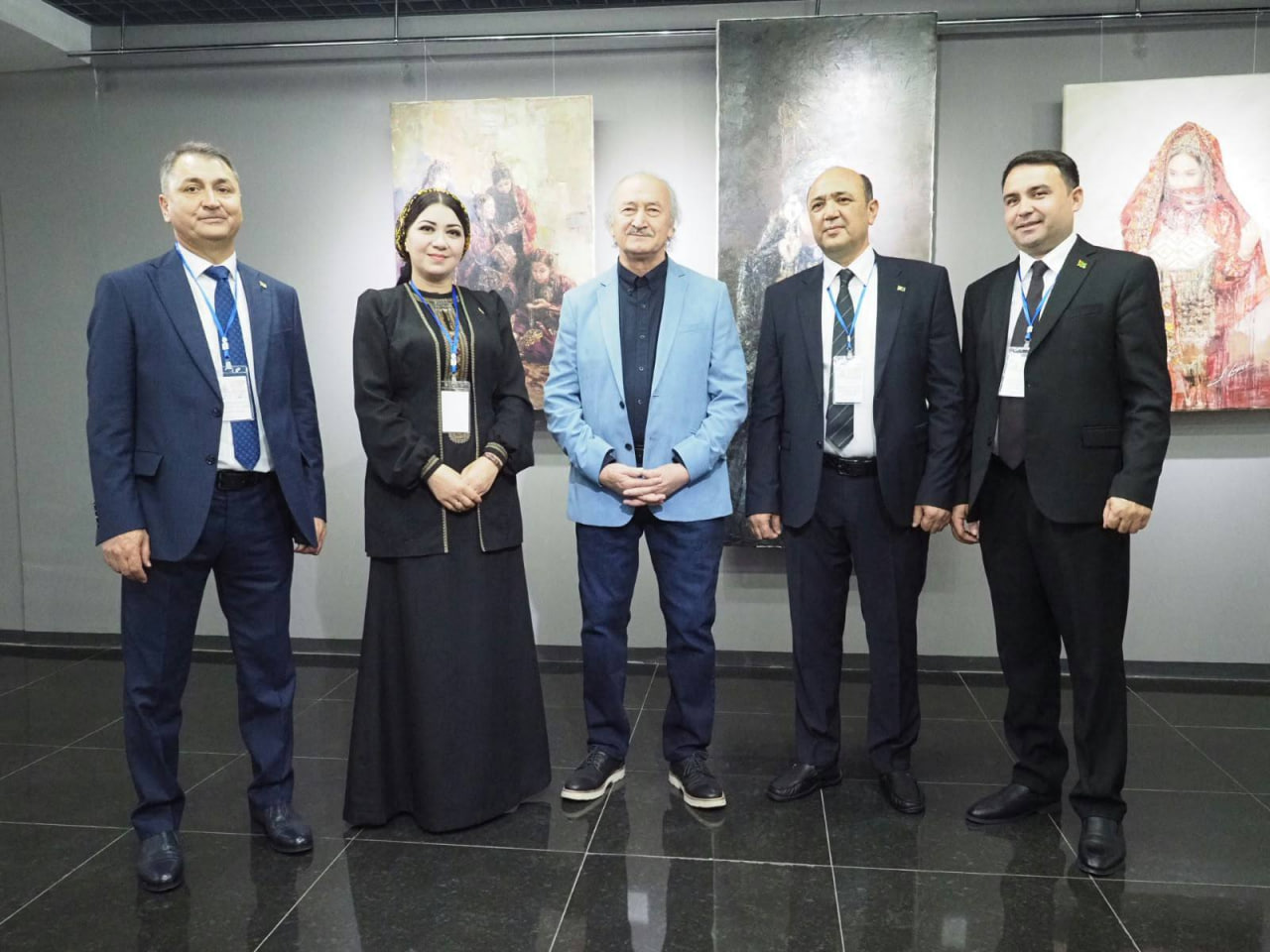 Turkmaniston rassomlari asarlari XI Toshkent xalqaro zamonaviy san’at biennalesi doirasida namoyish etilmoqda