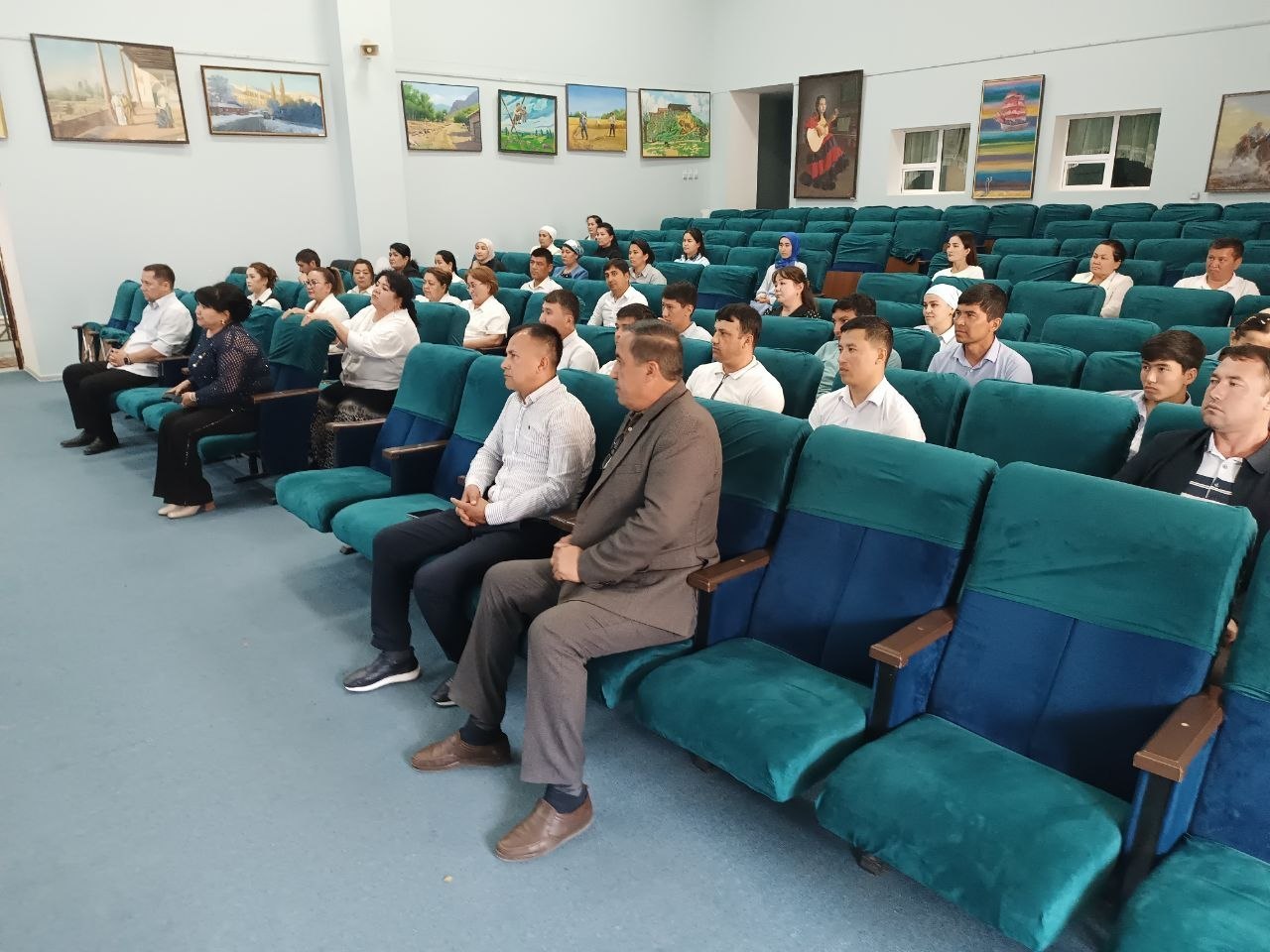 Samarqand san’at maktab-internatida muhim uchrashuv va huquqiy yangiliklar muhokamasi