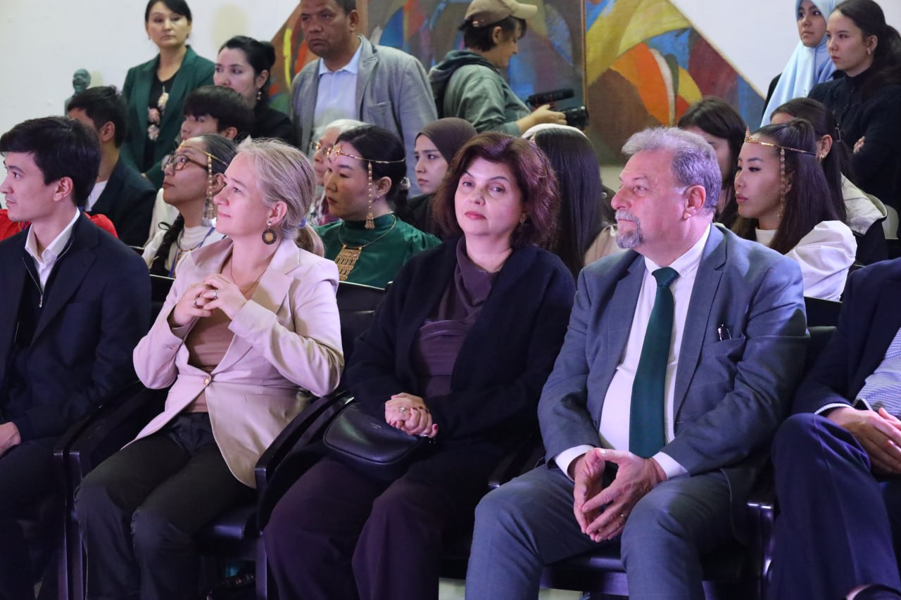 Toshkentda XI xalqaro zamonaviy san’at biennalesi ochildi