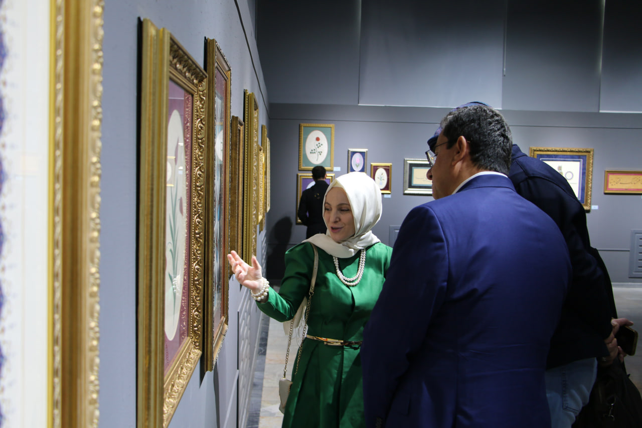 Turkiyalik ijodkorlar Emine Solak va Setenay Alpsoyning “San’at an’analardan kelajak sari” nomli ko‘rgazma ochildi