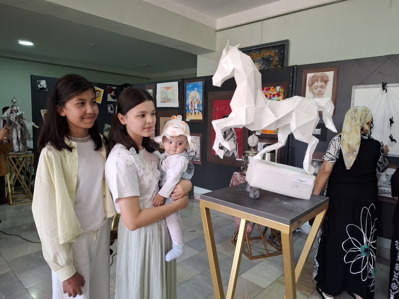 Qashqadaryo ixtisoslashtirilgan san'at maktab-internati "Premyera" nomli ko'rgazma ochdi