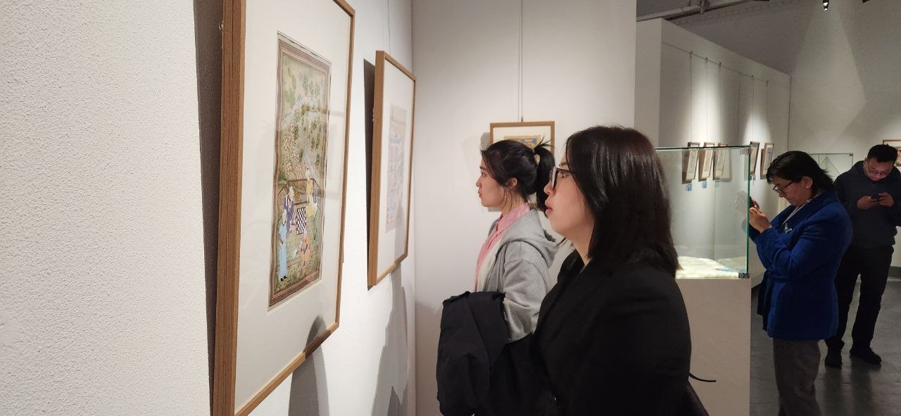 Xitoyda O‘zbekiston zamonaviy miniatyurachi rassomlari asarlari ko‘rgazmasi ochildi.