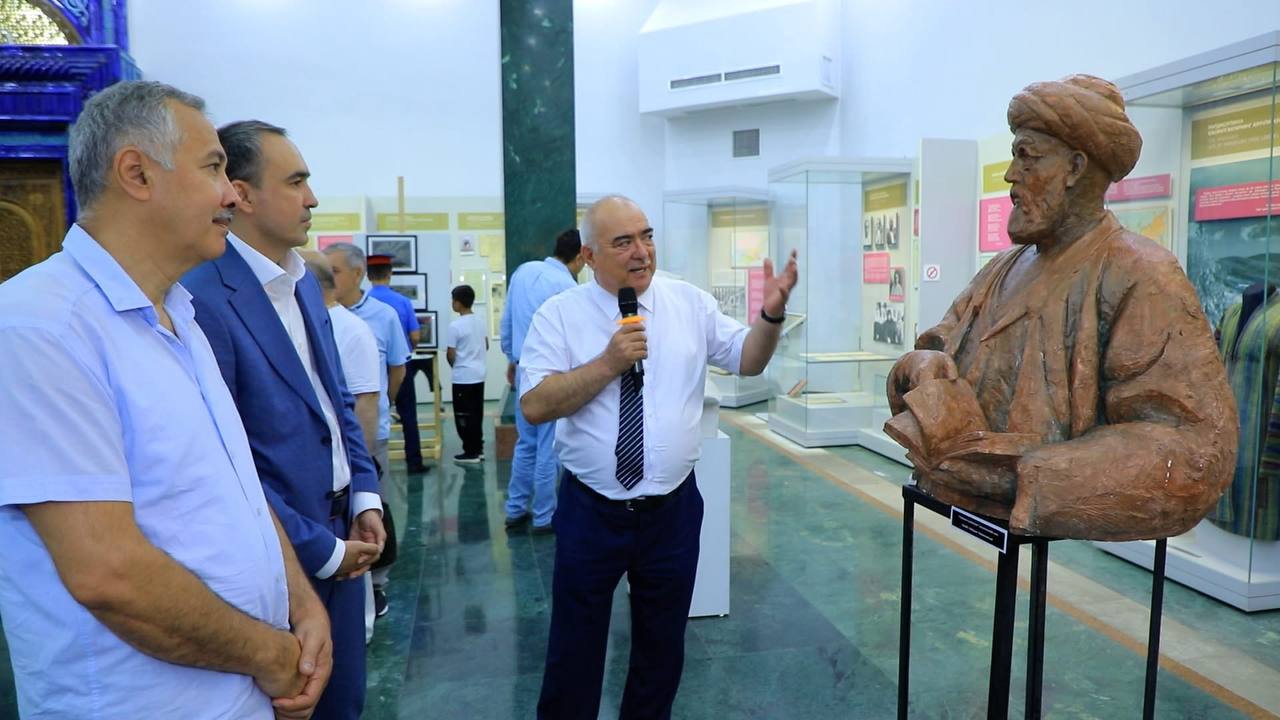 “Qatag’on tarixi yosh ijodkorlar nigohida” nomli yangi ko’rgazma ochildi
