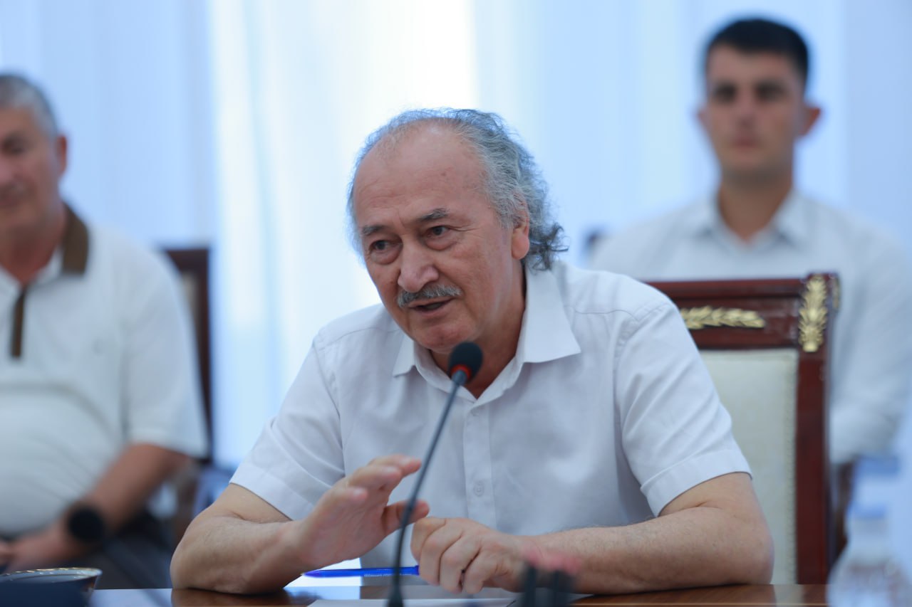O‘zbekiston Badiiy akademiyasi raisi Akmal Nur Navoiy viloyatida xizmat safarida