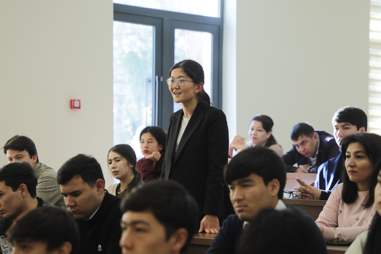 Akmal Nur bilan Toshkent davlat agrar universitetida ijodiy uchrashuv