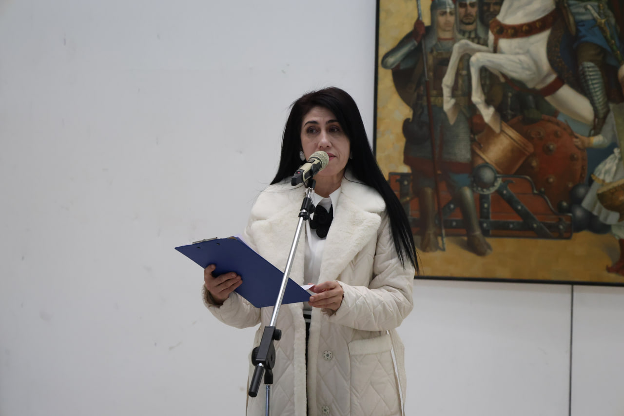 “Milliy armiya — ona yurt qalqoni, tinchligimiz va osoyishtaligimiz posboni” nomli badiiy ko‘rgazma ochildi.