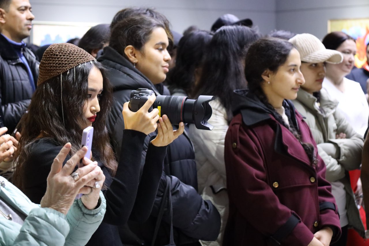 Sarvar Yo‘ldashevning “Tuyg‘ular navosi” nomli shaxsiy ko‘rgazmasi ochildi