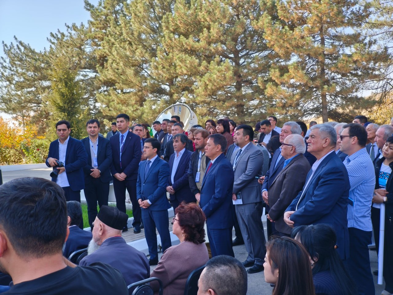 Akademik Sodiq Azimovga haykal qo'yildi