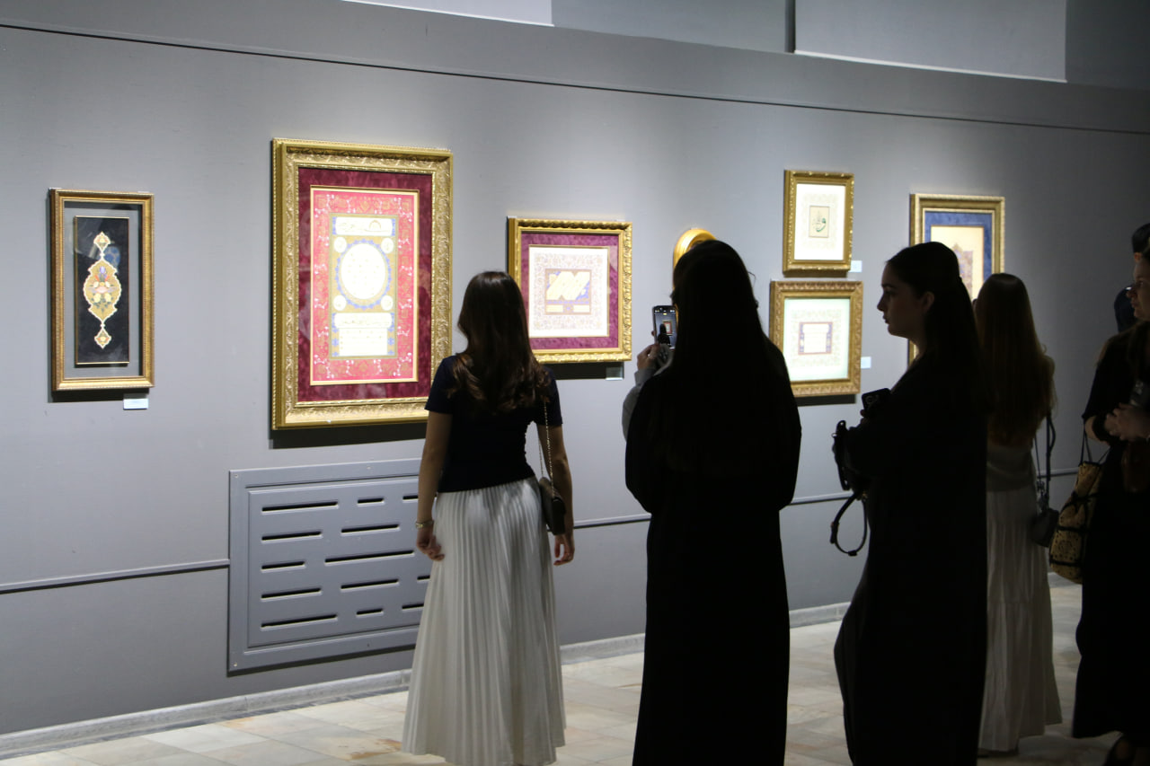 Turkiyalik ijodkorlar Emine Solak va Setenay Alpsoyning “San’at an’analardan kelajak sari” nomli ko‘rgazma ochildi