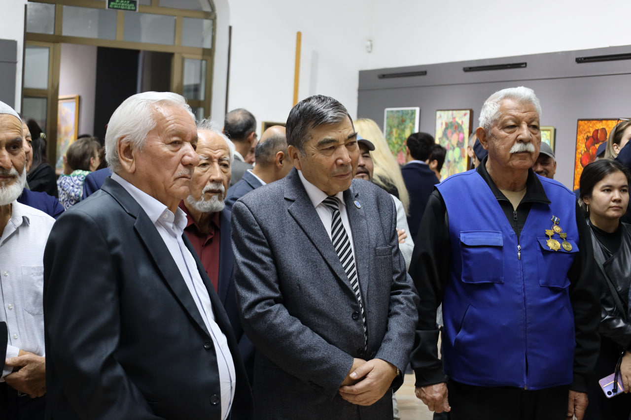 Chori Bekmirovning “Ko‘ngildan bir lavha” nomli shaxsiy rangtasvir ko‘rgazmasining ochildi