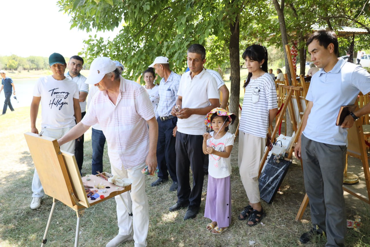 Sirdaryo bo‘yidagi Ecoturizm dam olish maskanida  "Ma'naviy olam sehri"  Respublika musavvirlar anjumani bo‘lib o‘tdi.