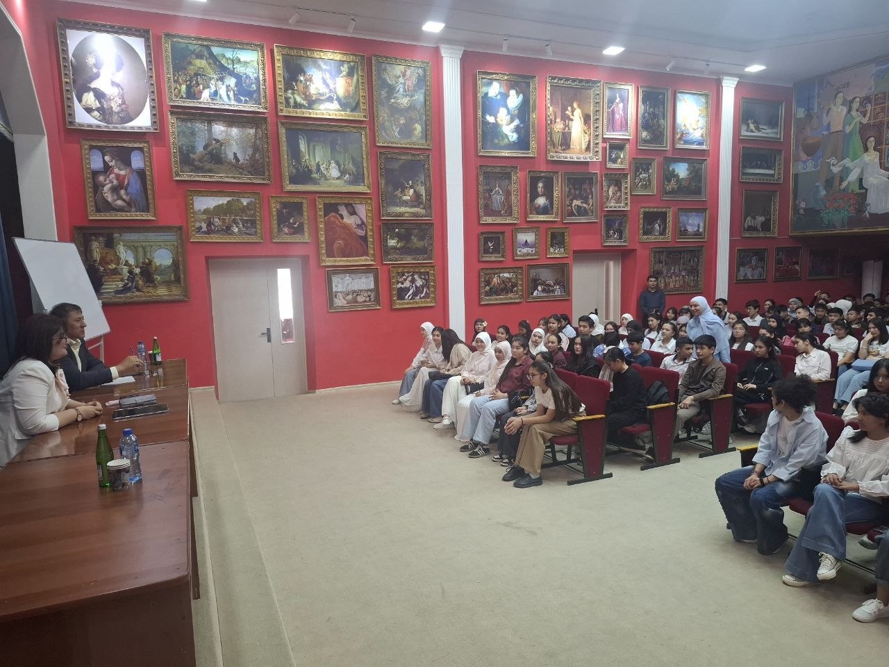 "Yoshlar kuni" doirasida ochiq muloqot tashkil etildi