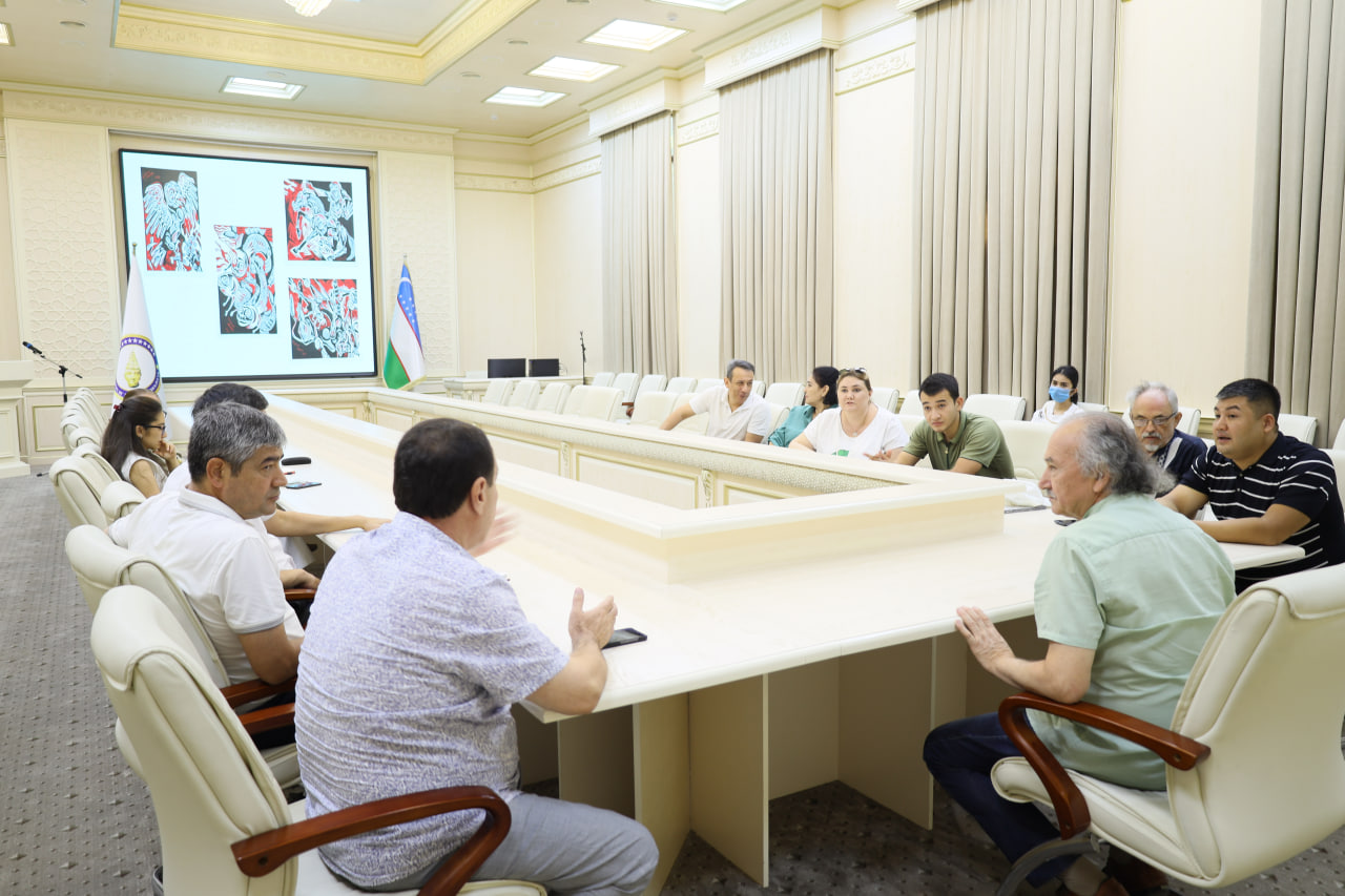 O‘zbekiston Badiiy akademiyasi majlislar zalida 10-Toshkent xalqaro zamonaviy san’at biennalesining navbatdagi yig‘ilishi bo‘lib o‘tdi.