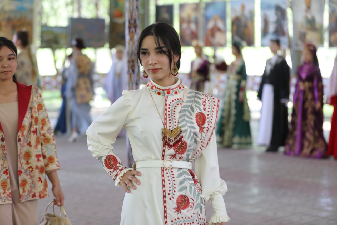 Badiiy akademiya raisi Akmal Nur xizmat safari bilan ayni damda Navoiy viloyatida bo‘lib turibdi