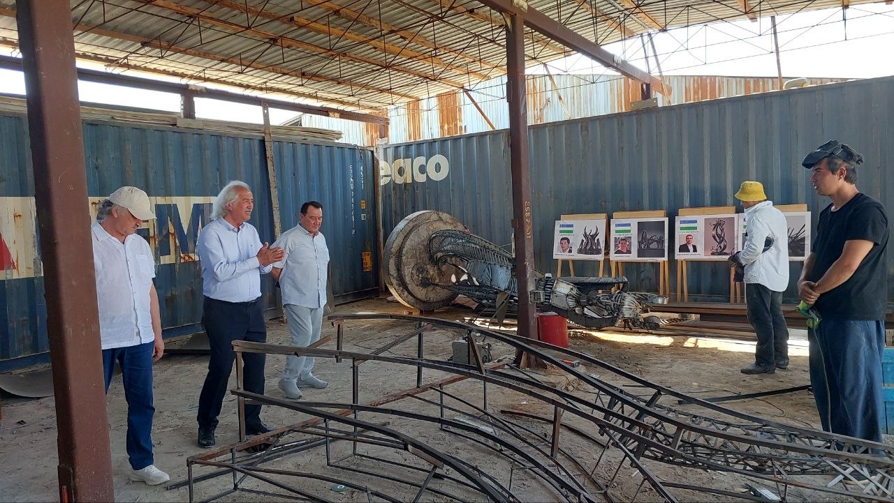 Toshkent metallurgiya zavodida  V Xalqaro haykaltaroshlik simpoziumi bo'lib o'tmoqda.