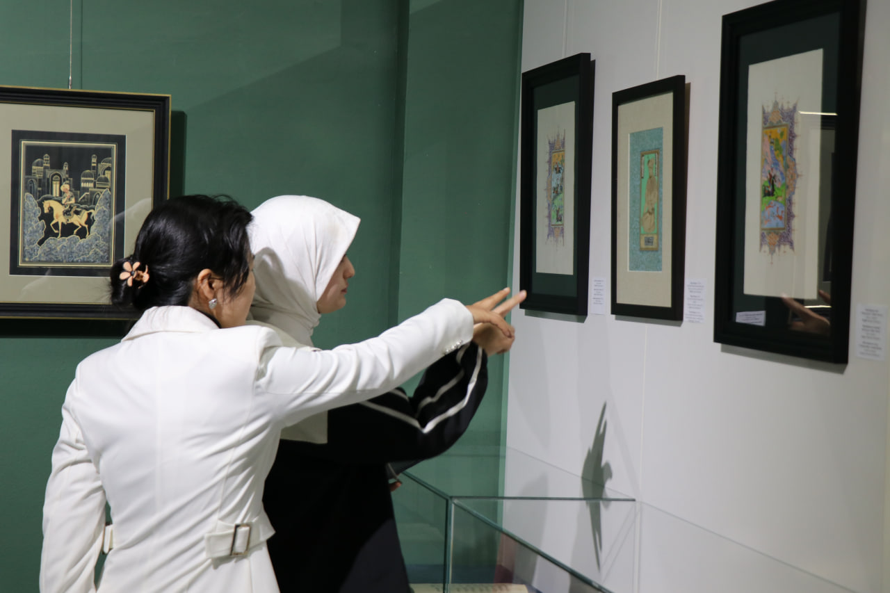 "Amir Temur va temuriylar davriga sayohat" nomli koʻrgazma o'z ishini boshladi