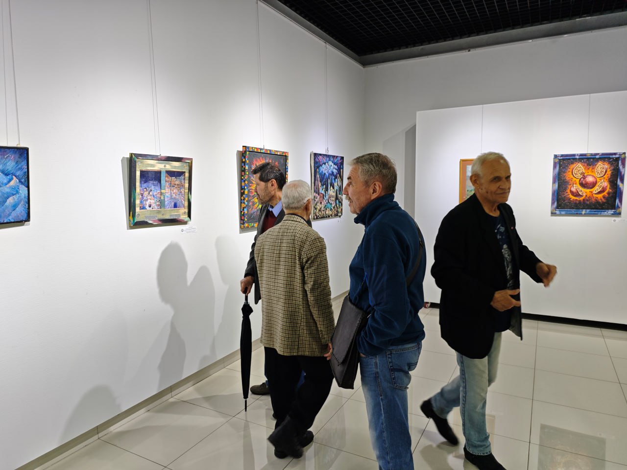 Rassom Ildar Fatxulinning “Buloqsuv daraxtlari raqsi” nomli shaxsiy ko'rgazmasi